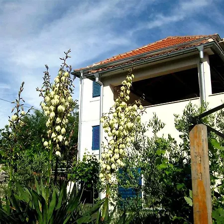 Katina Apartment